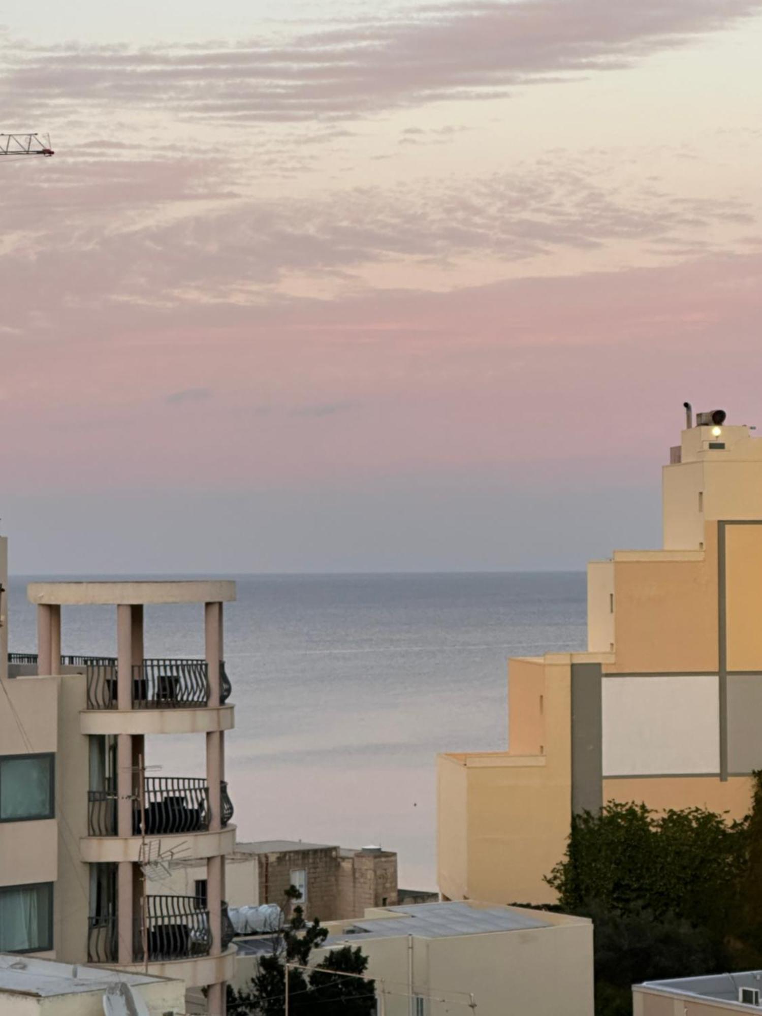 Paceville Sea View Penthouse With Jacuzzi! Saint Julian's Bagian luar foto