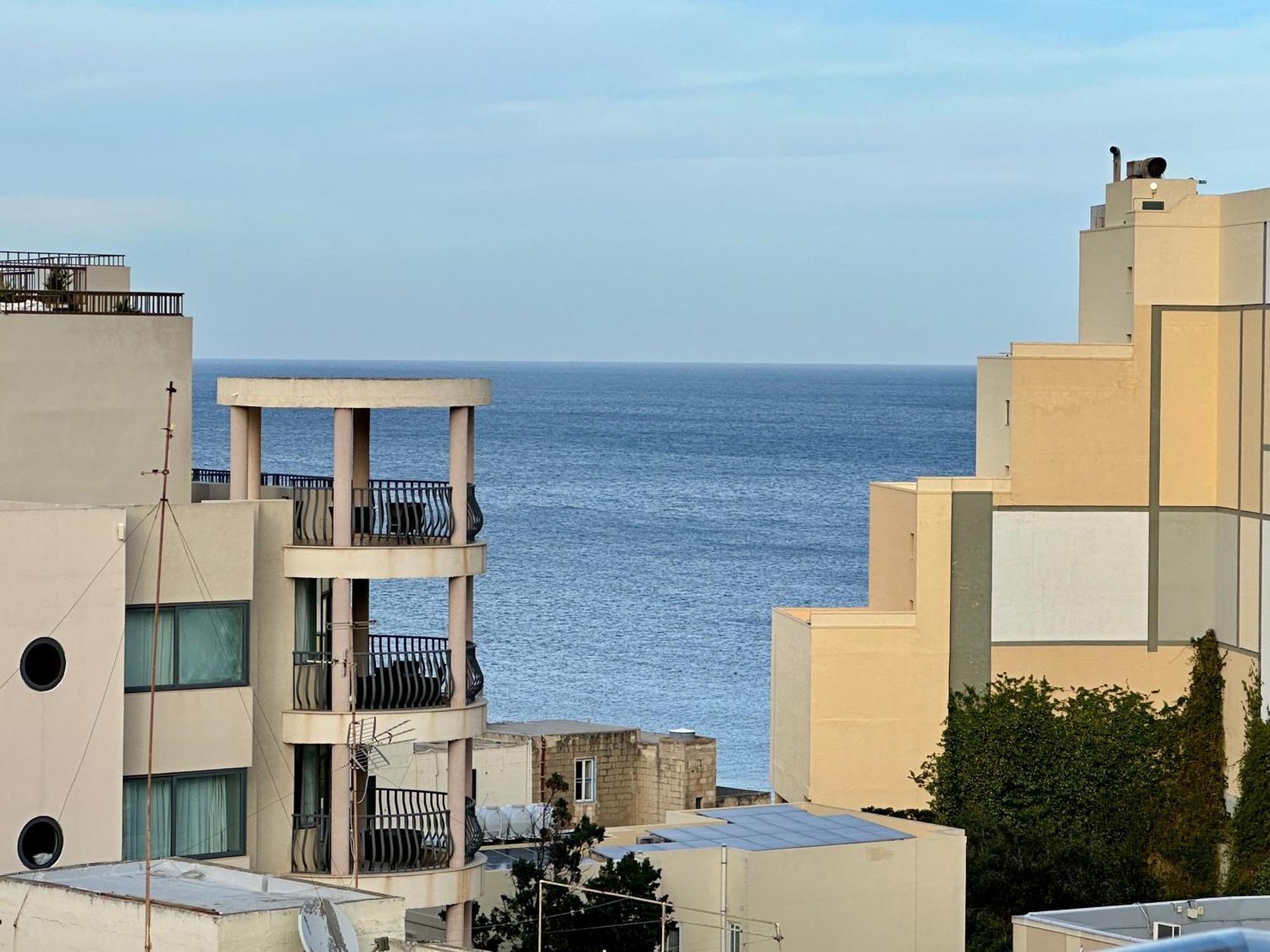 Paceville Sea View Penthouse With Jacuzzi! Saint Julian's Bagian luar foto