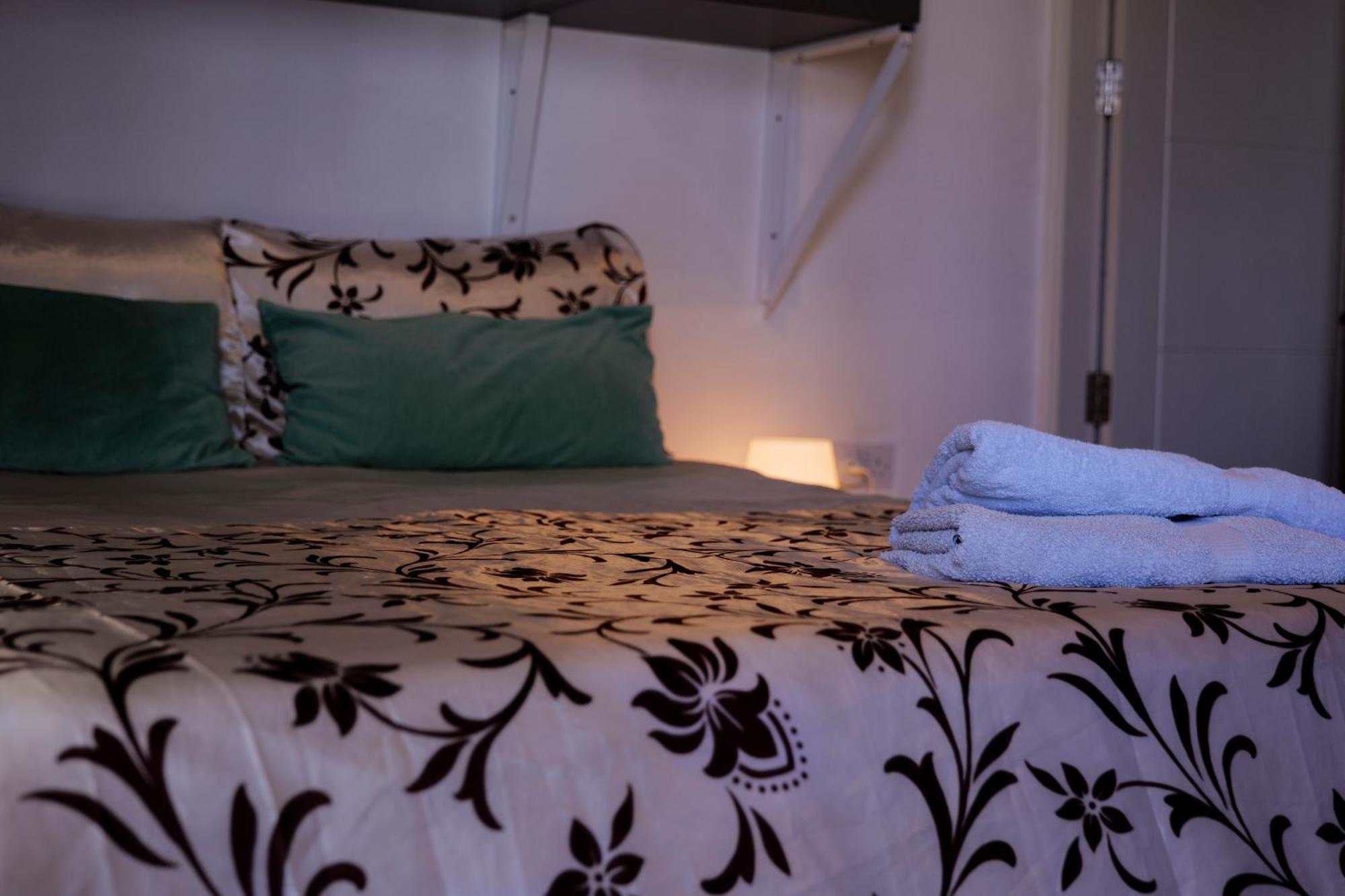 Paceville Sea View Penthouse With Jacuzzi! Saint Julian's Bagian luar foto